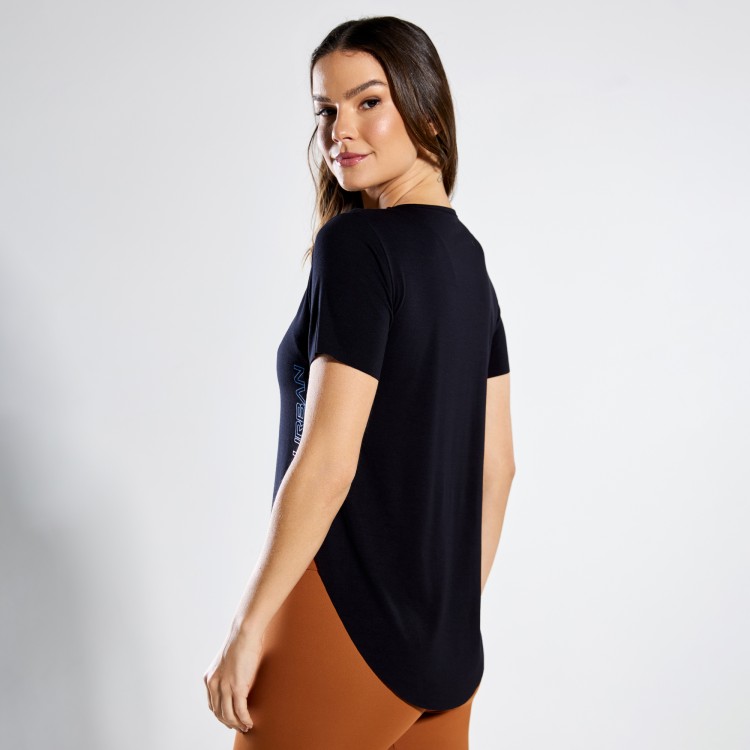 Blusa Fitness com Barra Arredondada Preta